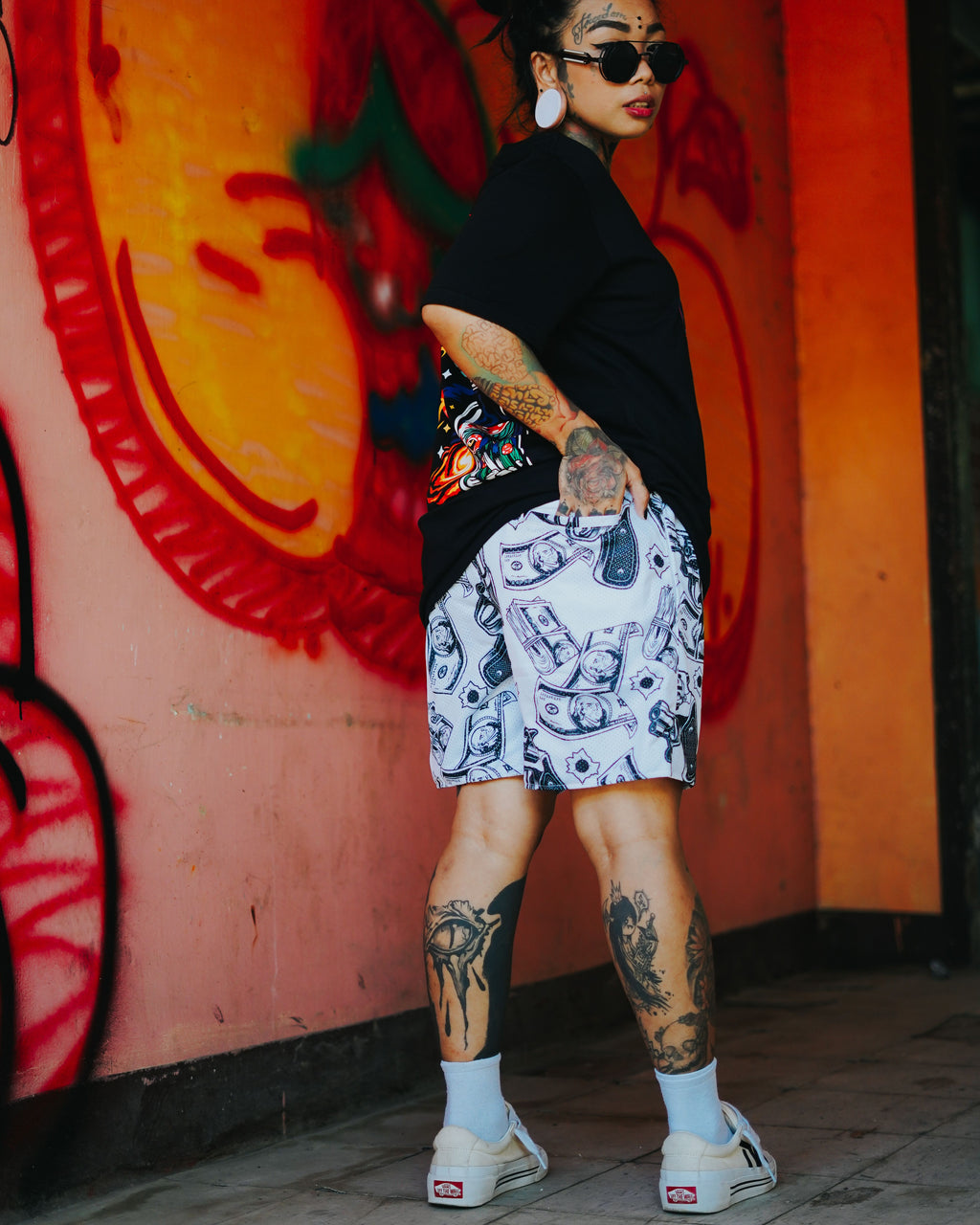HIGH VALUE TARGET "Money & Gun" MESH SHORTS - WHITE