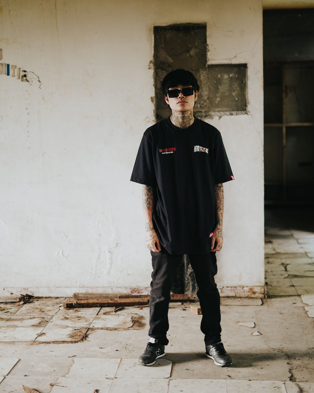HIGH VALUE TARGET "NEVER TRUST BACK" (Black) CVC Cotton T-Shirt