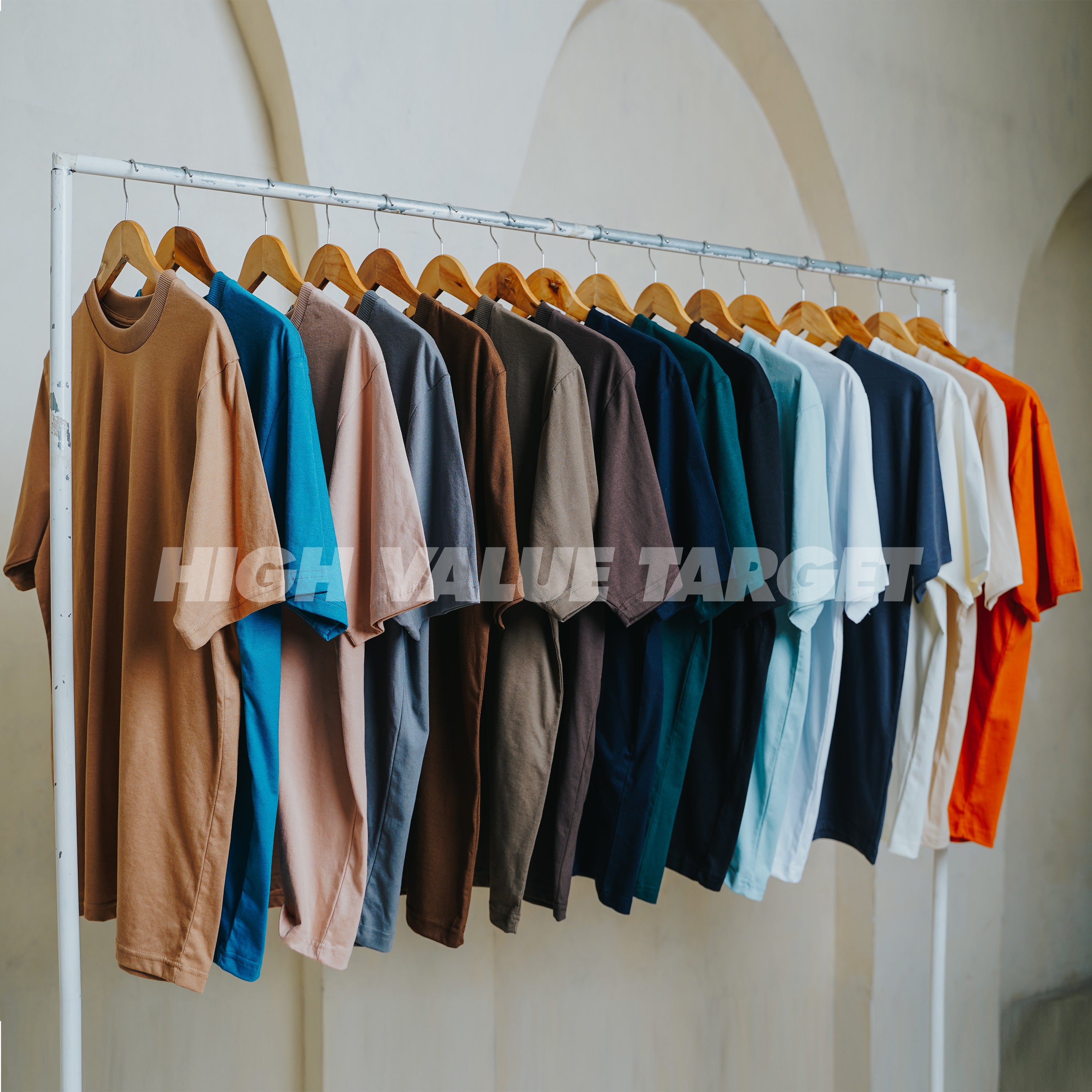 Plain T shirt with soft cotton feel for everyday use and simple outfit matching